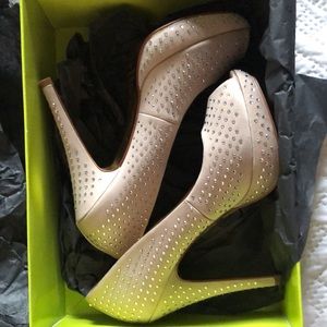 Ted Baker Crystal heels. Champagne silky crystal encrusted. Stunning!!